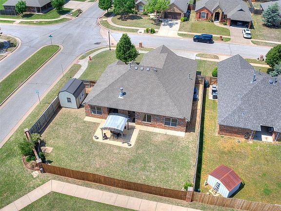 4th image of 1900 Alexander Way