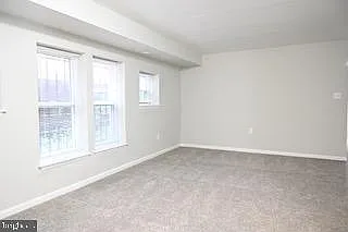 3 bed, 1.0 bath, 800 sqft, $2,500 — Photo 3