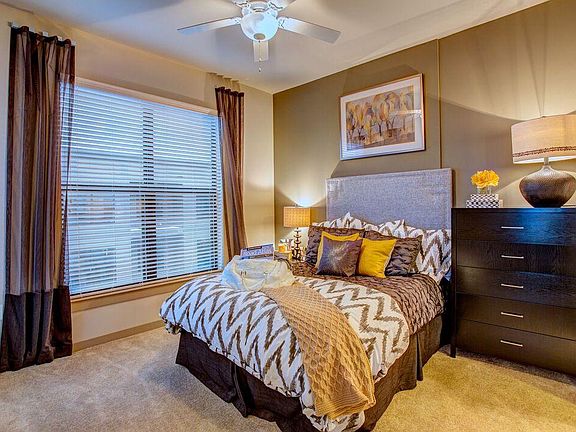 4th image of 1215 Turner Ave #531
