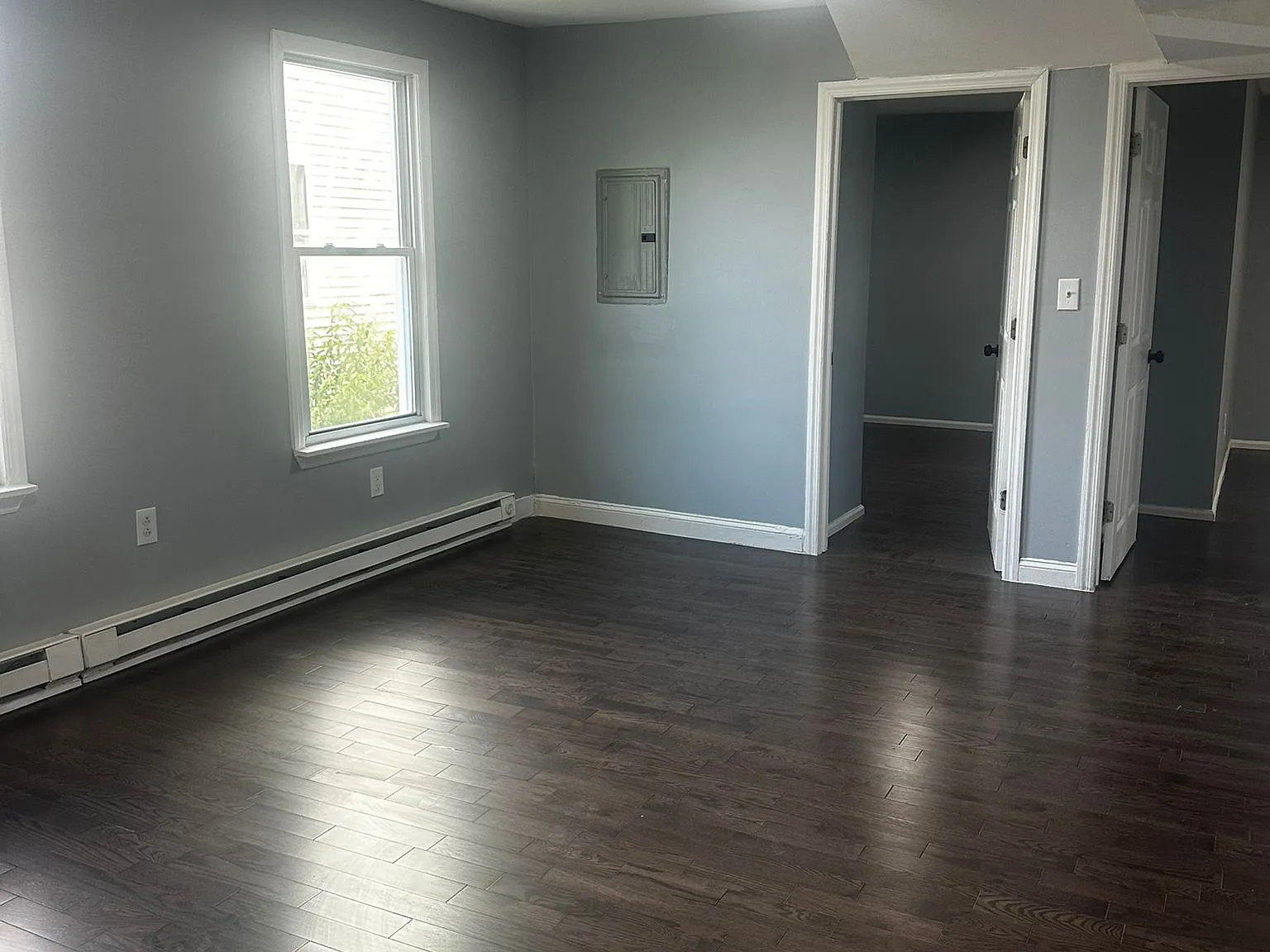 3 bed, 1200 sqft, $2,100 — Photo 3