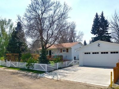 1302 6th Ave N, Lewistown, MT, 59457
