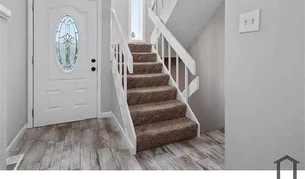22 Helmsman Ct — Photo 2