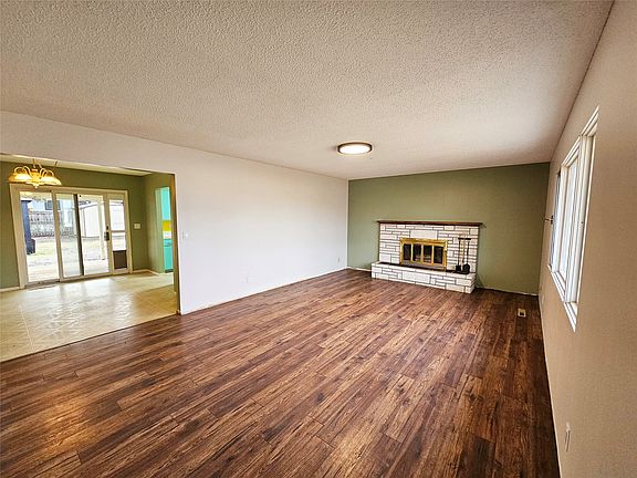 4th image of 815 Dixon Ave
