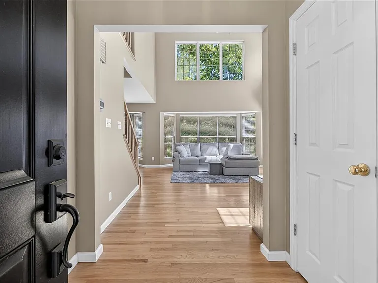 630 Cascade Lake Dr — Photo 3