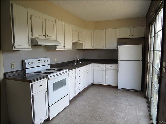 5th image of 8447 N Bennett Dr