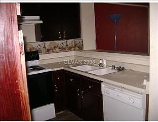 2nd image of 5592 Orchard Ln