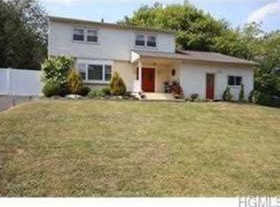 303 Stephenson Ln, New Windsor, NY 12553