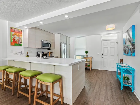 1440 Ocean Dr APT 2, Vero Beach, FL 32963