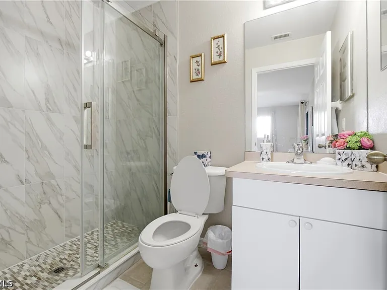 1712 SW Santa Barbara Pl — Photo 16