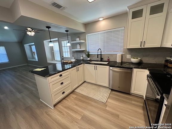 3rd image of 664 Fern Meadow Dr
