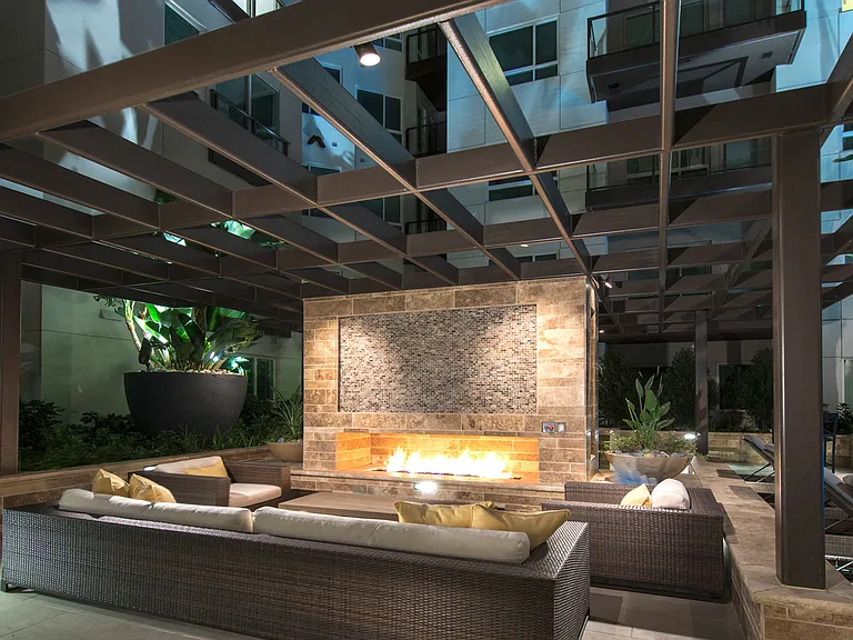 Outdoor fireplace