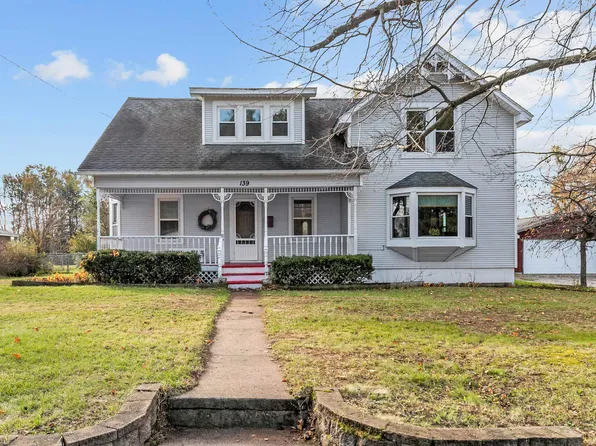 139 8th St, Clintonville, WI 54929