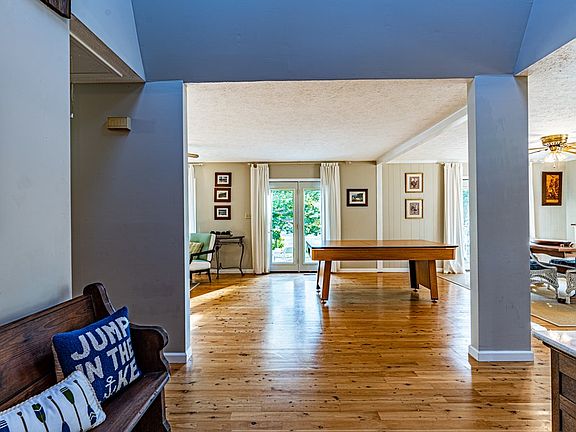 5th image of 242 Quesenberry Dr