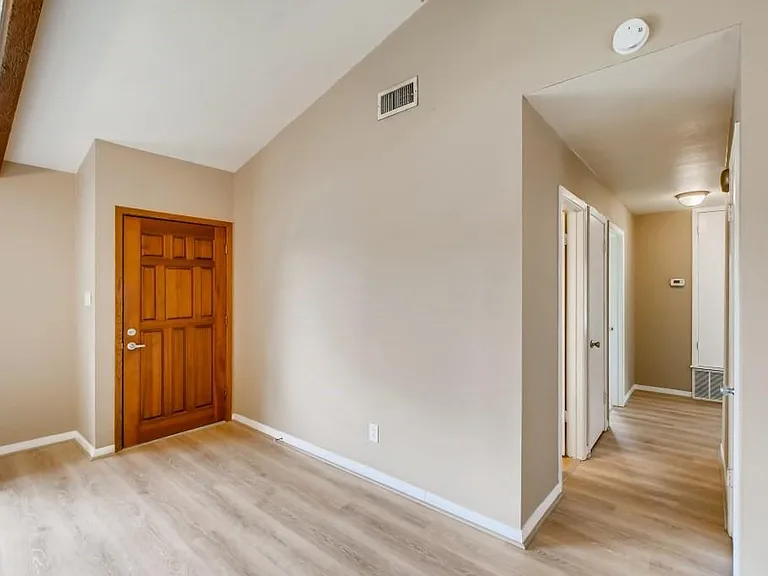 715 Vanguard St — Photo 5