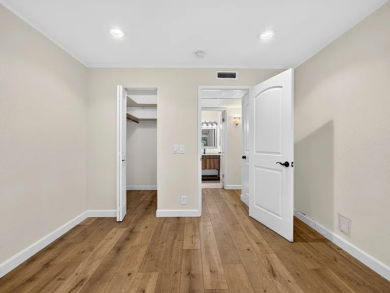 410 N Civic Dr #315 — Photo 11