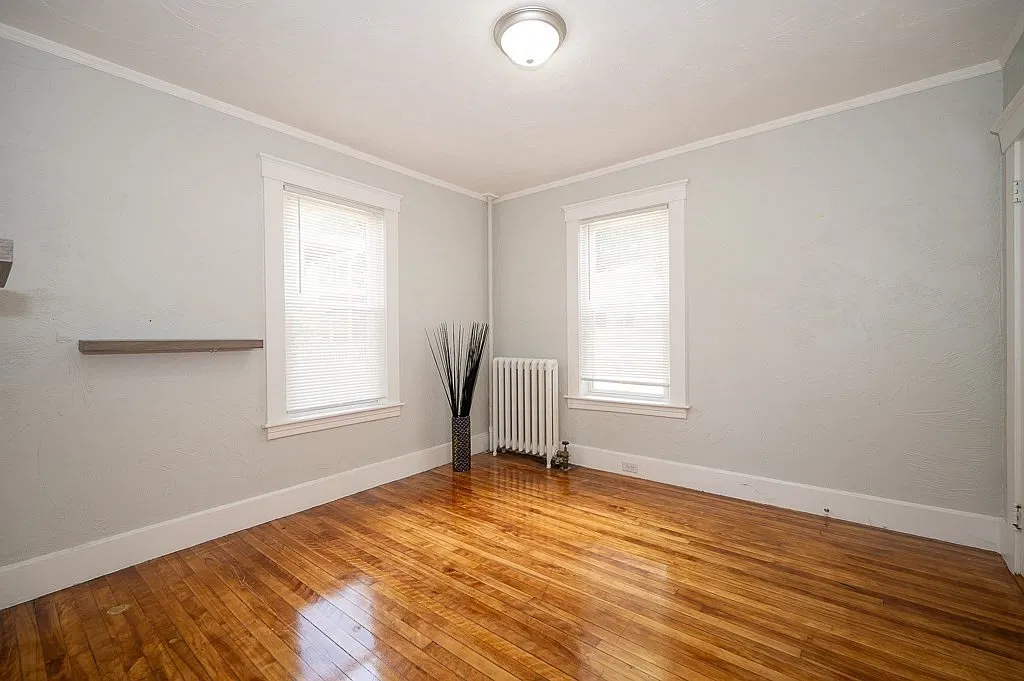 2 bed, 1050 sqft, $1,900 — Photo 2