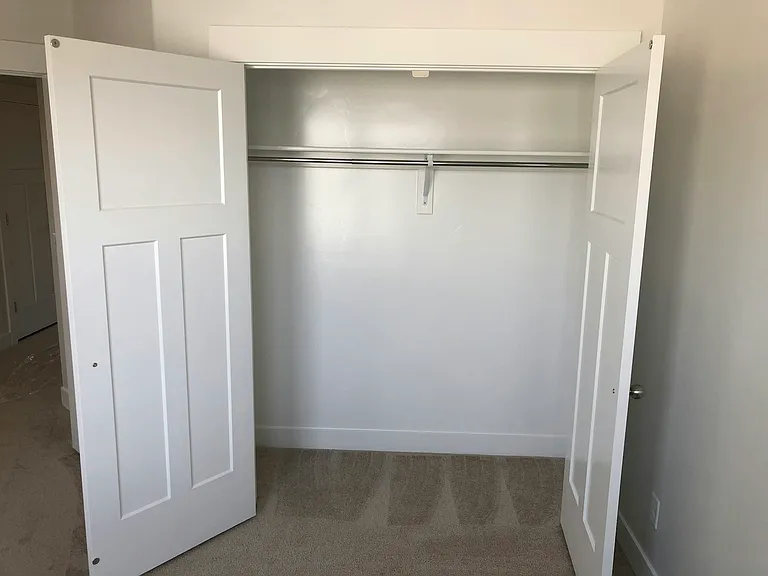 594 N 260 W — Photo 13