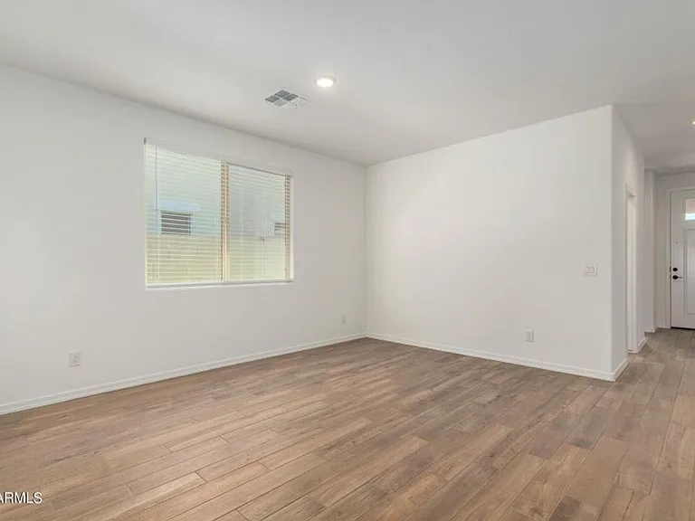 17318 W Surrey Dr — Photo 10