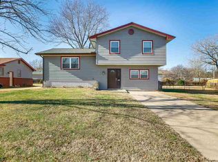 2419 N Bluff St, Wichita, KS 67220