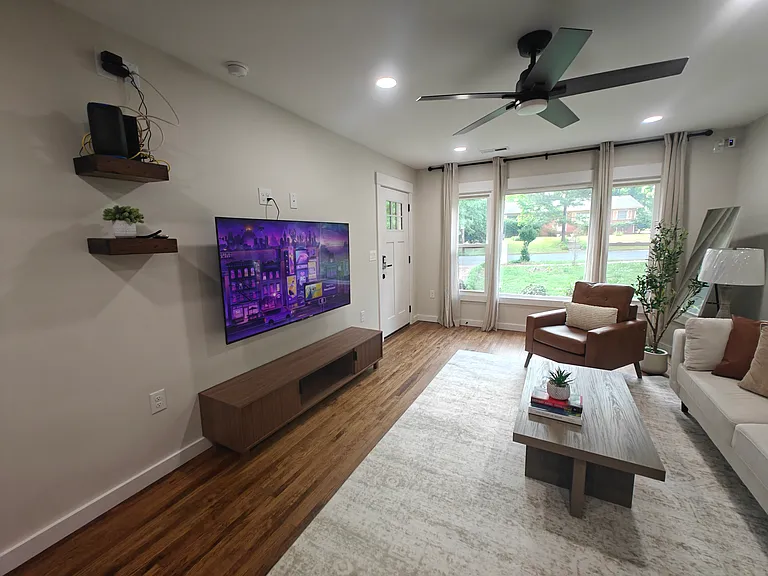 920 Friendly Pl #5 — Photo 9