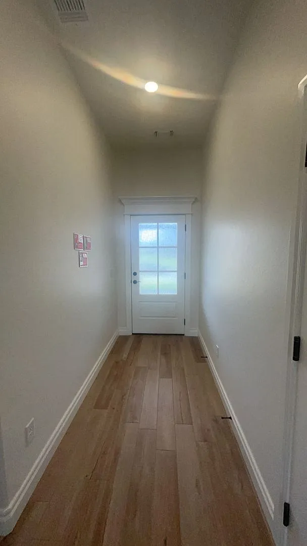 Brand New 4 Bedroom Home with Bonus Room — Photo 3
