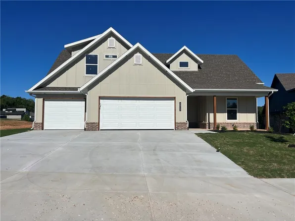 2513 Fairway Cir, Pea Ridge, AR 72751