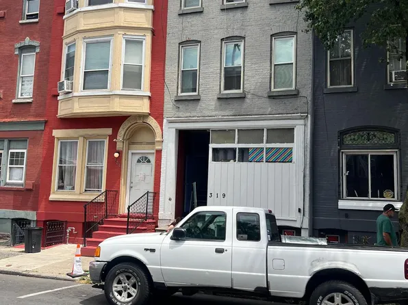 319 N 9th St, Reading, PA 19601