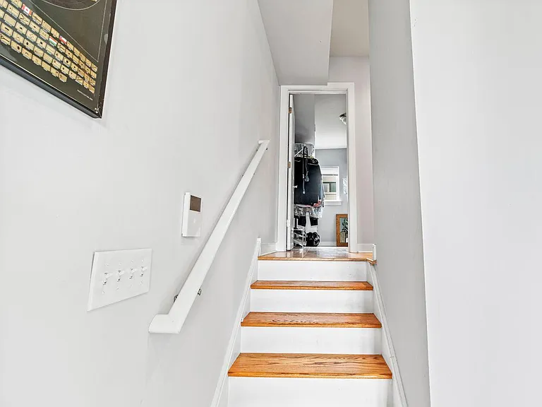418 Fairmount Ave — Photo 17