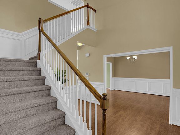 4th image of 313 Liberty Farm Ct
