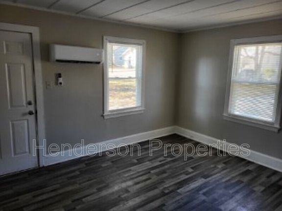 3rd image of 154 Shurley St #101