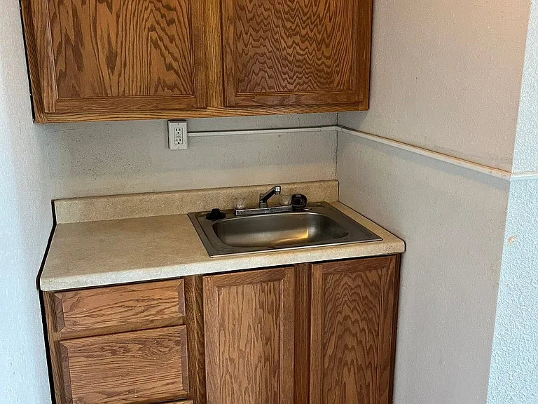 112 N Ninnescah St #304 — Photo 4