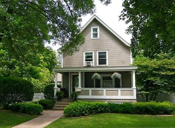 3rd image of 700 6th St W