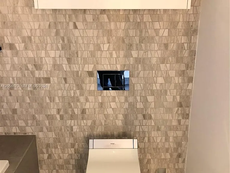 88 SW 7th St #2603 — Photo 9