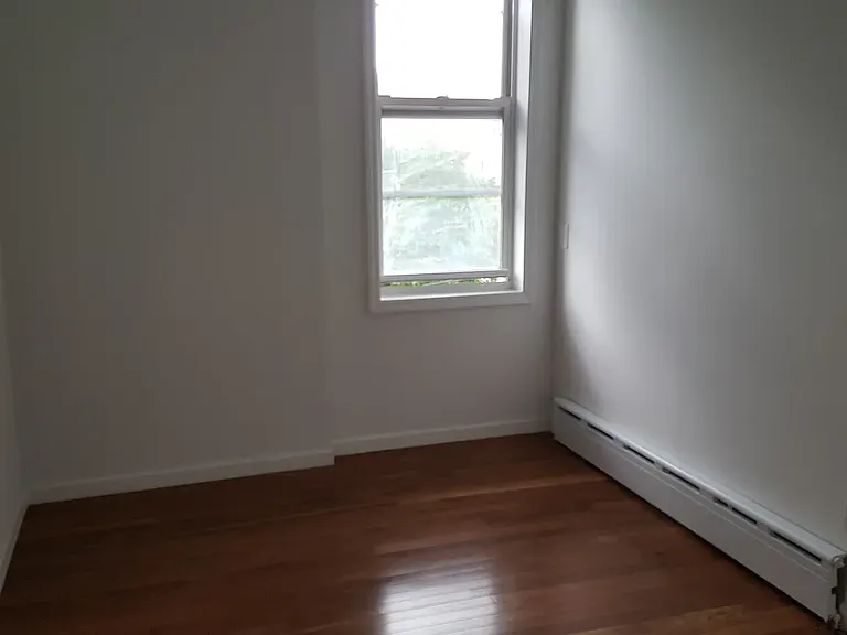 1499 E 15th St #3 — Photo 15