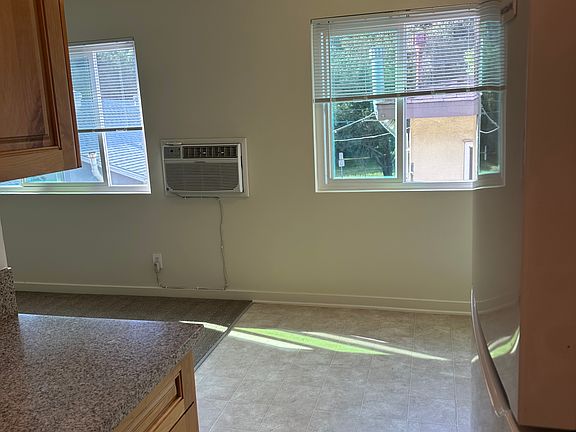 3rd image of 1505 Corinth Ave APT 205
