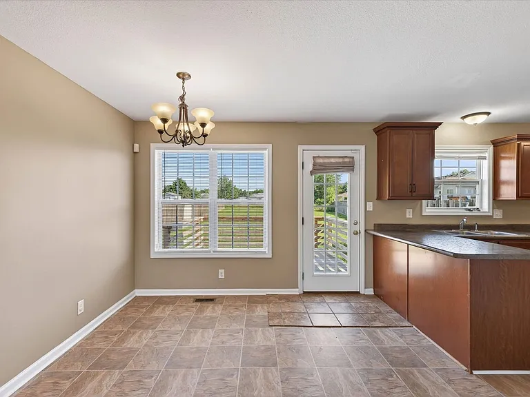 551 Fox Trot Dr — Photo 10