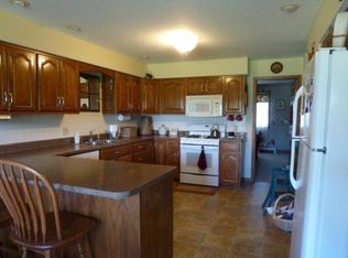 19401 Rainbow Rd, Weldon, IL 61882