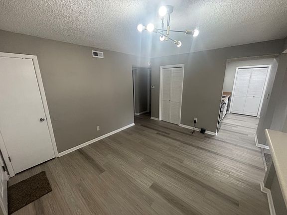 4th image of 1319 Westbrooke St #1319