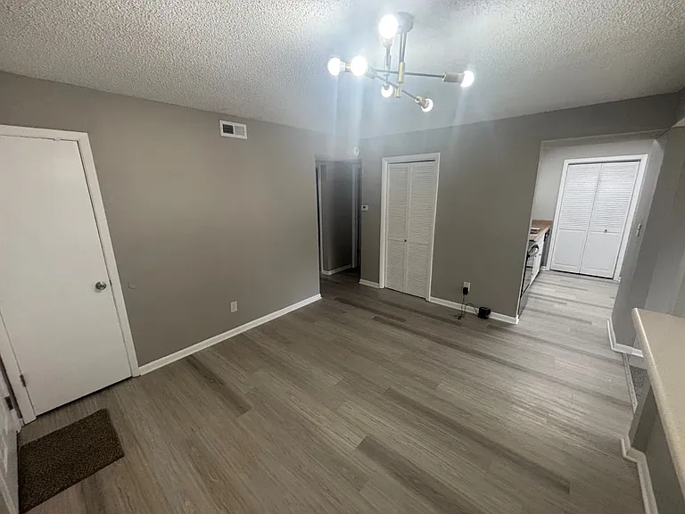 1319 Westbrooke St #1319 — Photo 4