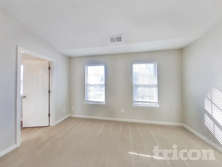 3912 Farlow Rd — Photo 9