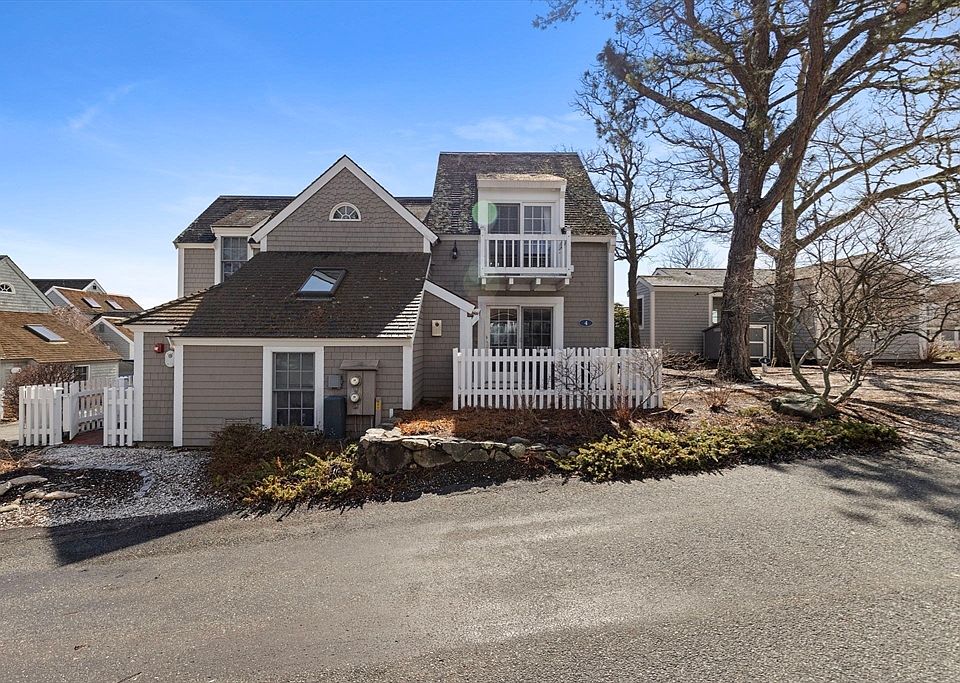 1st image of 4 Hyannis Point Rd #4