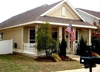 3rd image of 1704 Angel Ln