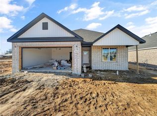 660 Dillon St, Bentonville, AR 72713