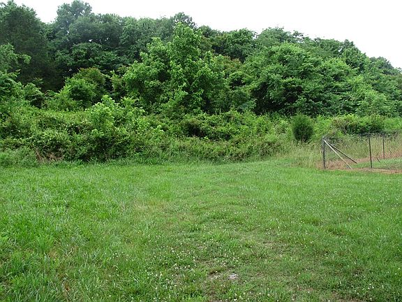 3rd image of 13 Grisham Hollow Ln