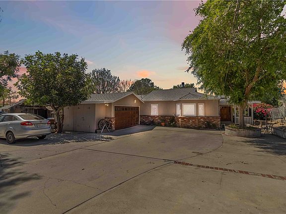 2nd image of 10457 Variel Ave