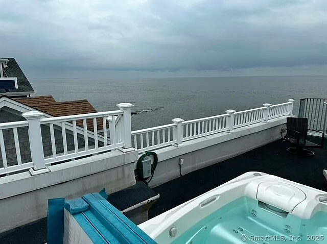 2149 Fairfield Beach Rd — Photo 5