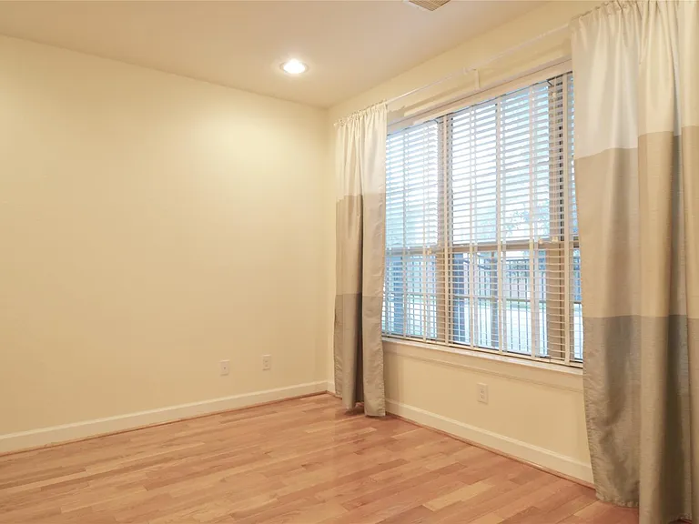 3408 La Branch St #B — Photo 5