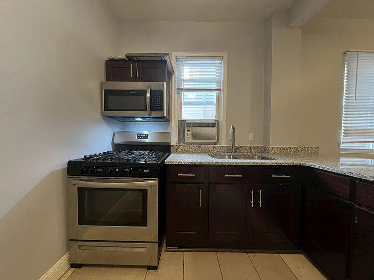 2020 24th Ave #1R — Photo 10