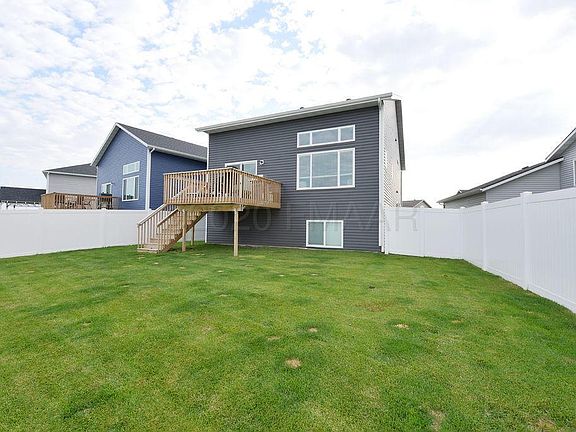 4th image of 1222 Highland Ln W