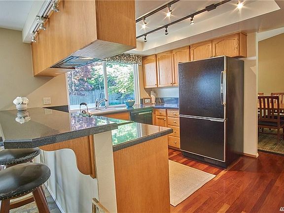 3rd image of 2306 182nd Ave NE